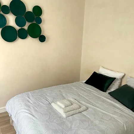 Habitación en casa particular Grand Stade *